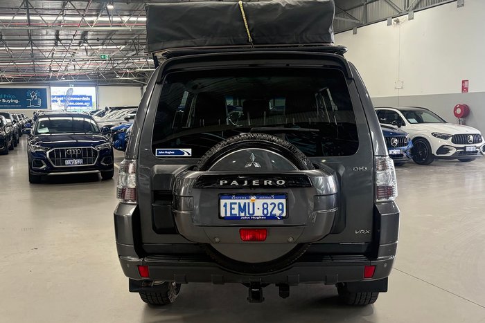 2014 Mitsubishi Pajero VR-X