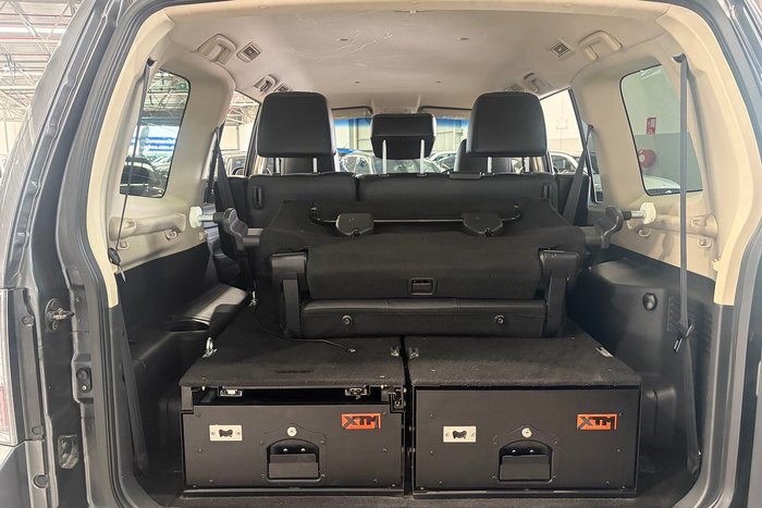 2014 Mitsubishi Pajero VR-X