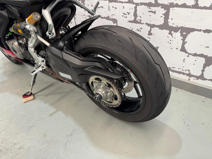 2024 Ducati Streetfighter V2 Streetfighter Red