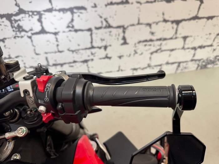 2024 Ducati Streetfighter V2 Streetfighter Red