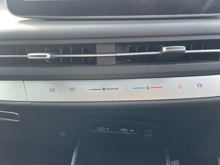 2023 LDV MIFA Executive