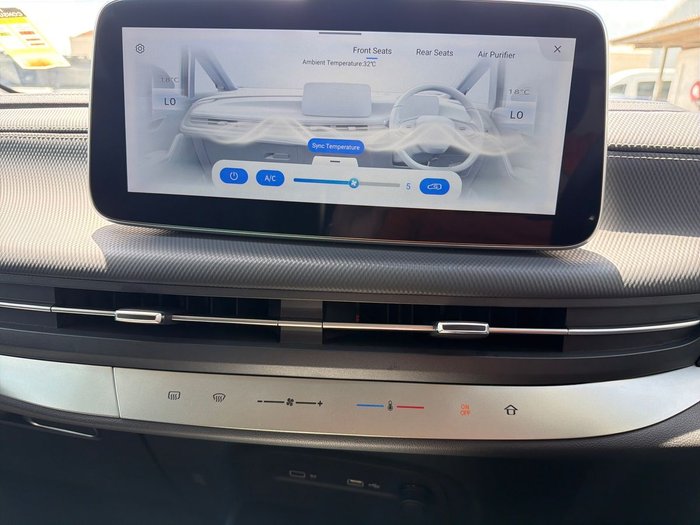 2023 LDV MIFA Executive