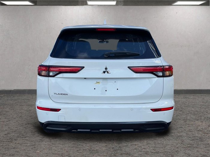 2023 Mitsubishi Outlander ES