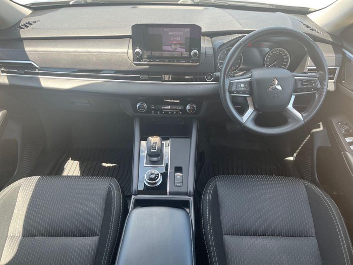 2023 Mitsubishi Outlander ES