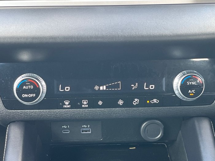 2024 Mitsubishi Outlander ES