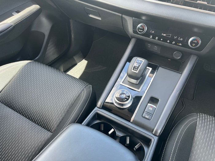 2024 Mitsubishi Outlander ES