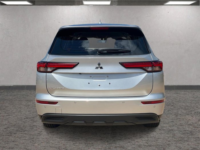 2024 Mitsubishi Outlander ES