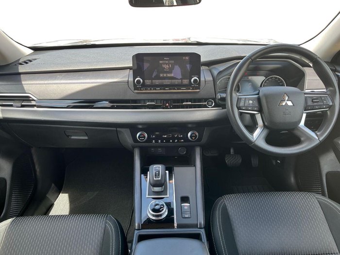 2024 Mitsubishi Outlander ES