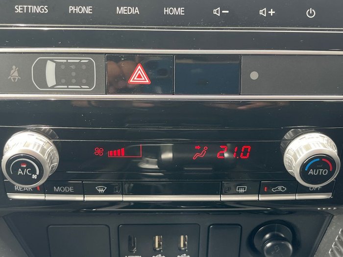 2024 Mitsubishi Pajero Sport GLX