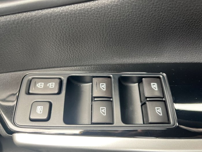 2024 Mitsubishi Pajero Sport GLX