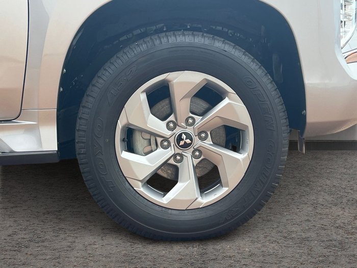 2024 Mitsubishi Pajero Sport GLX