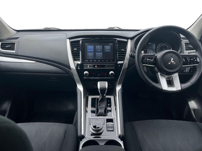 2024 Mitsubishi Pajero Sport GLX