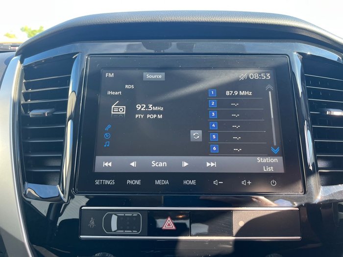 2024 Mitsubishi Pajero Sport GLX