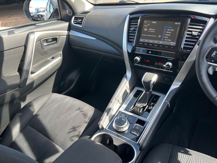 2024 Mitsubishi Pajero Sport GLX