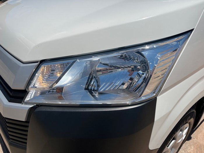 2021 Toyota HiAce Commuter