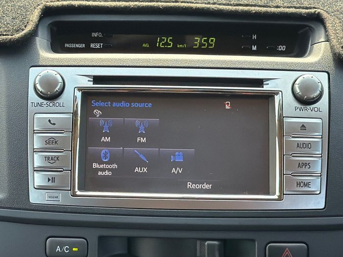 2014 Toyota HiLux SR