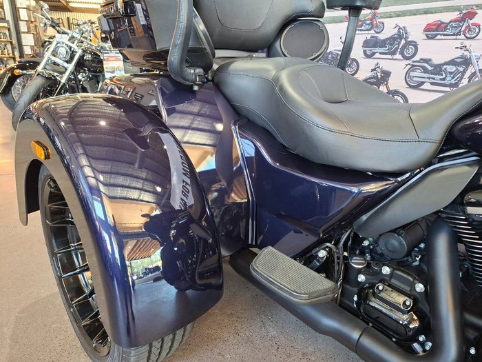 2025 HARLEY-DAVIDSON FLHTCUTG TRI GLIDE U/CLC 114
