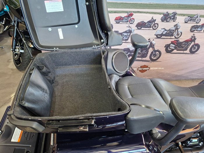 2025 HARLEY-DAVIDSON FLHTCUTG TRI GLIDE U/CLC 114