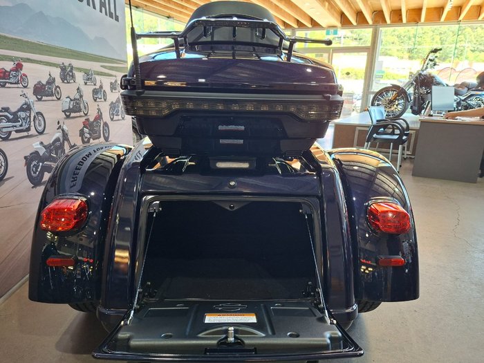 2025 HARLEY-DAVIDSON FLHTCUTG TRI GLIDE U/CLC 114