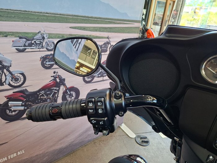 2025 HARLEY-DAVIDSON FLHTCUTG TRI GLIDE U/CLC 114