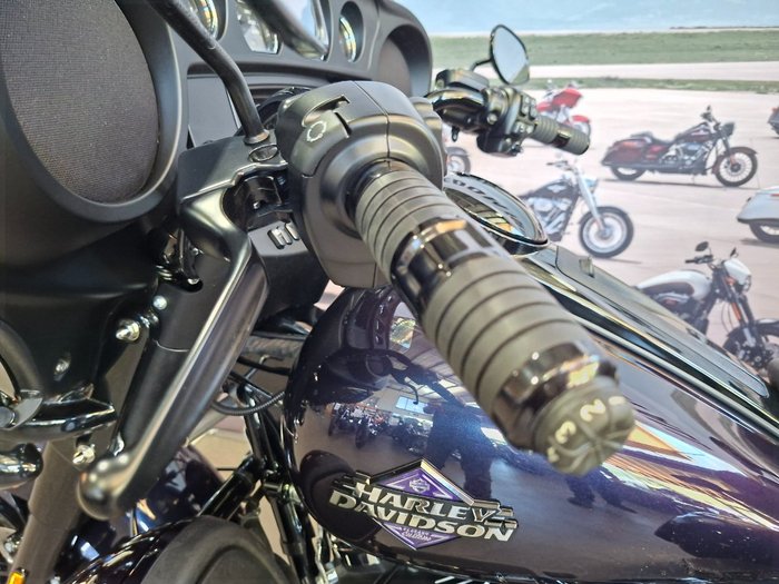2025 HARLEY-DAVIDSON FLHTCUTG TRI GLIDE U/CLC 114