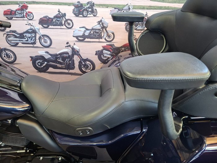 2025 HARLEY-DAVIDSON FLHTCUTG TRI GLIDE U/CLC 114