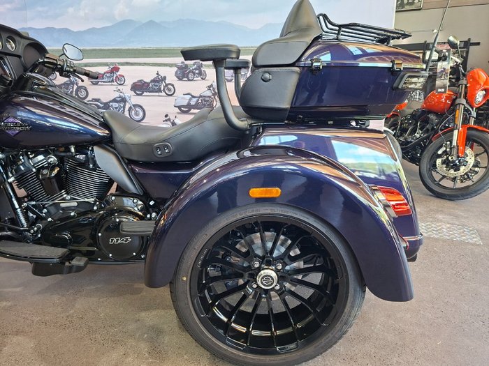 2025 HARLEY-DAVIDSON FLHTCUTG TRI GLIDE U/CLC 114