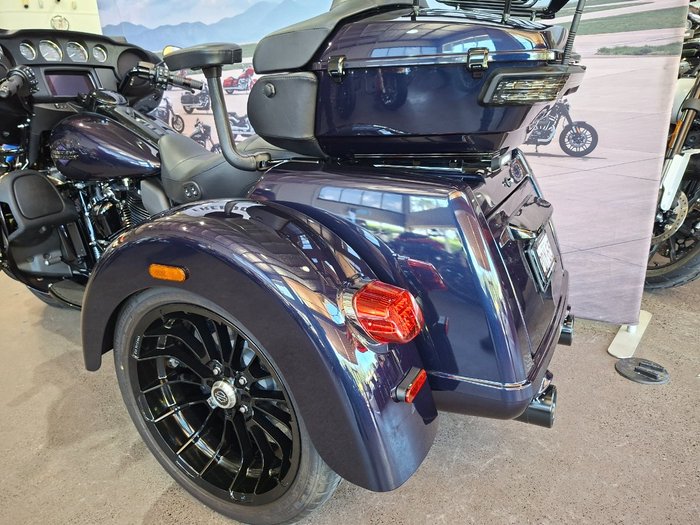 2025 HARLEY-DAVIDSON FLHTCUTG TRI GLIDE U/CLC 114