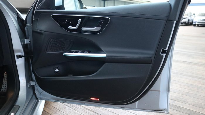 2025 Mercedes-Benz C-Class C200