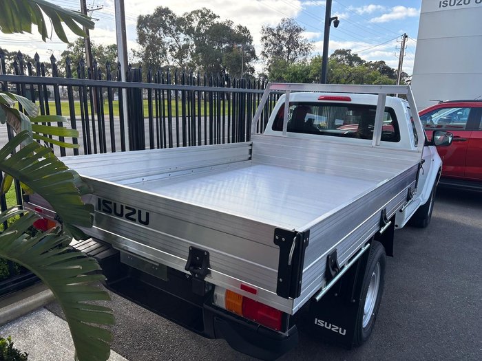 2025 Isuzu D-MAX SX High Ride MY25.5 4x2 Mineral White