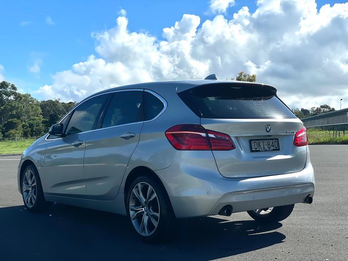 2016 BMW 2 Series 220i Luxury Line