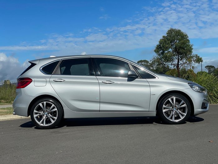2016 BMW 2 Series 220i Luxury Line
