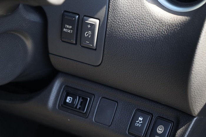 2025 Nissan Navara ST-X