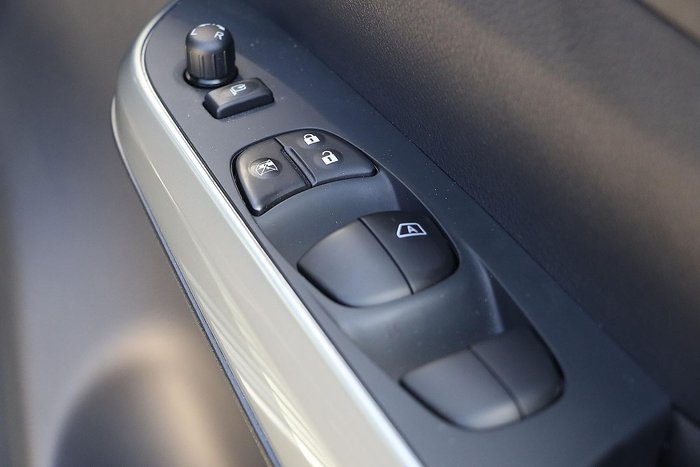 2025 Nissan Navara ST-X