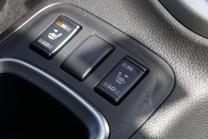 2025 Nissan Navara ST-X