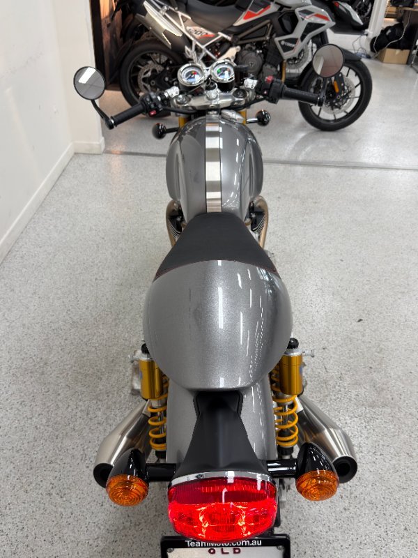 2017 Triumph THRUXTON R Silver