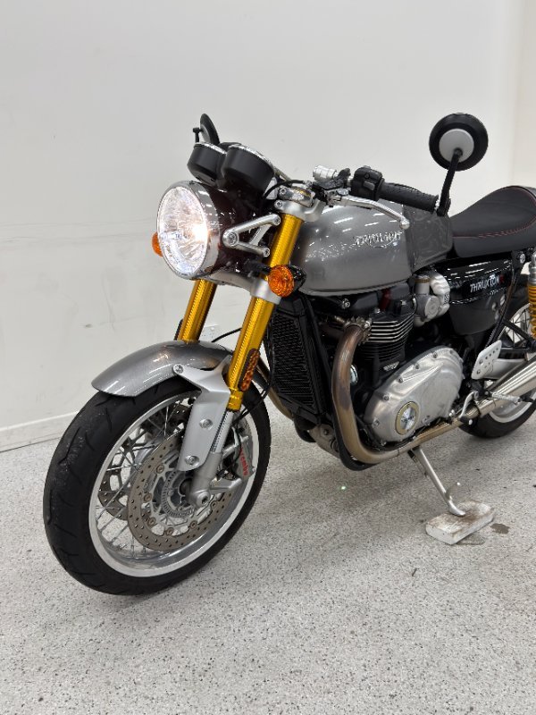 2017 Triumph THRUXTON R Silver