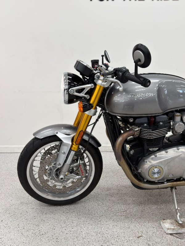 2017 Triumph THRUXTON R Silver