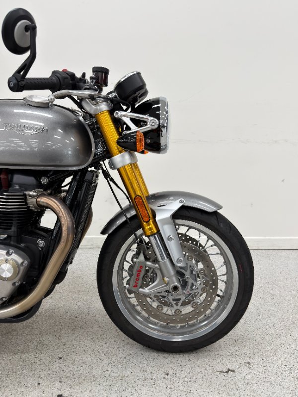 2017 Triumph THRUXTON R Silver
