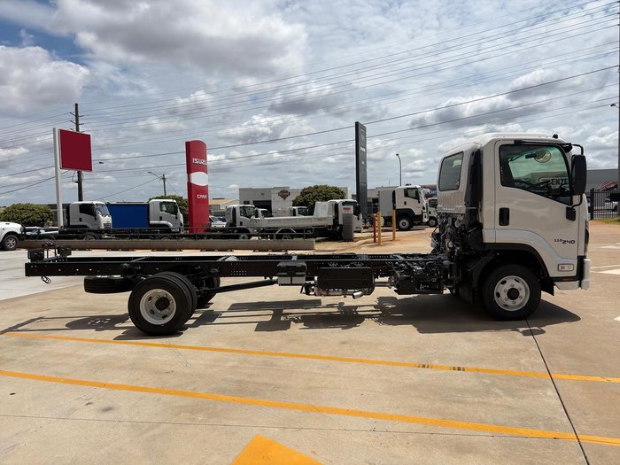 2026 Isuzu F Series FRR 110-240 MT D47