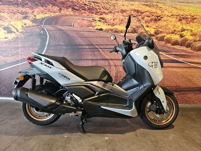 2025 Yamaha XMAX 300 V2 XMAX Silver