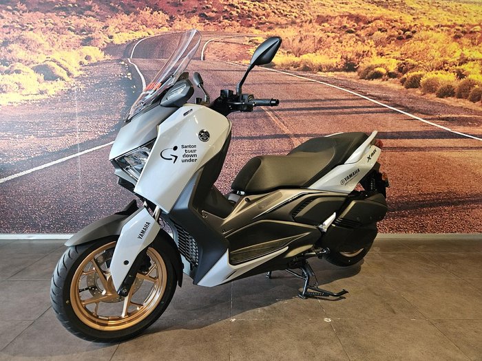 2025 Yamaha XMAX 300 V2 XMAX Silver