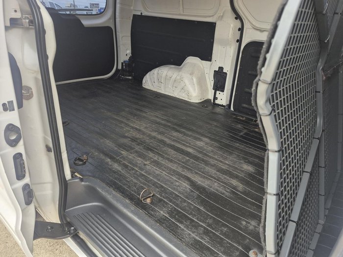 2014 Hyundai iLoad TQ2-V MY14 Creamy White