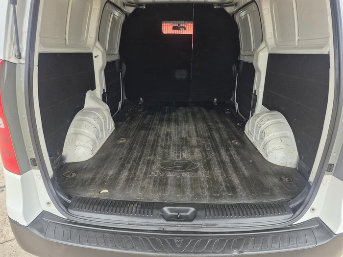 2014 Hyundai iLoad TQ2-V MY14 Creamy White