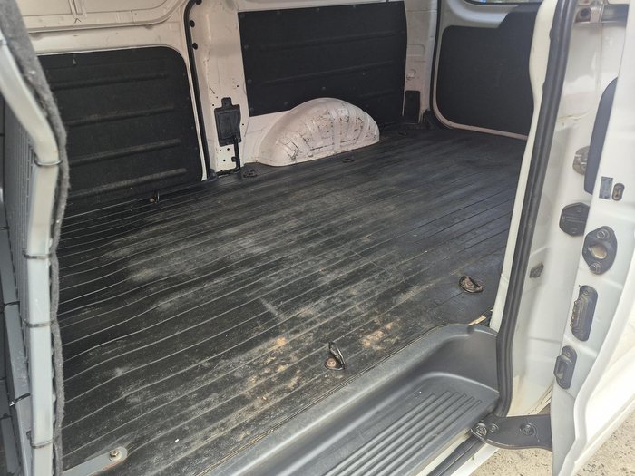 2014 Hyundai iLoad TQ2-V MY14 Creamy White