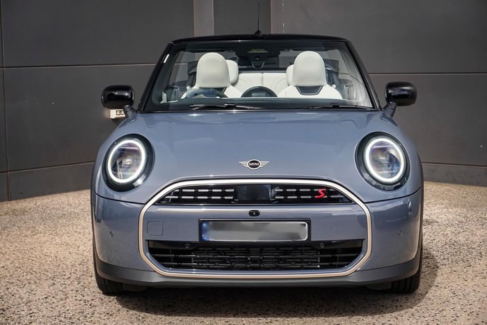 2024 MINI Cooper S Favoured