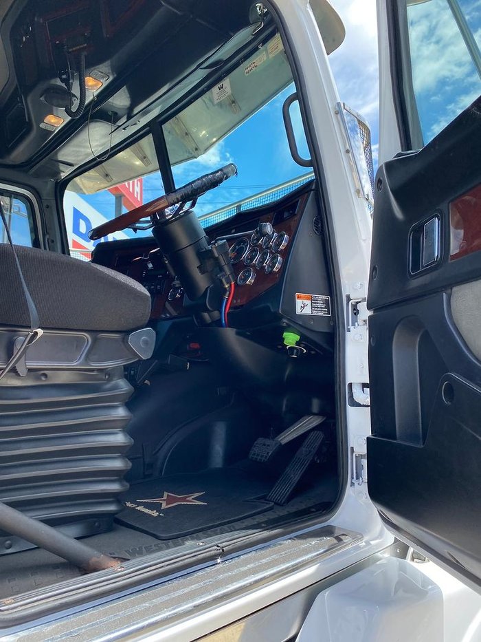 2018 Western Star 5800 Series 5864SS