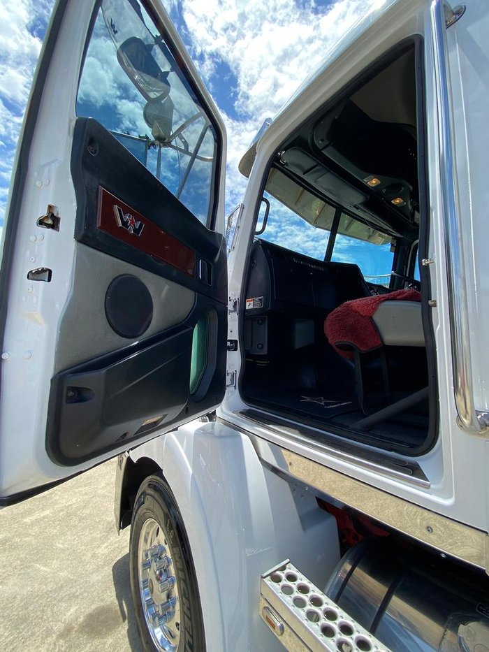 2018 Western Star 5800 Series 5864SS