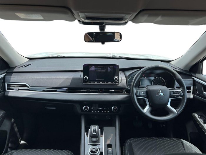 2023 Mitsubishi Outlander ES