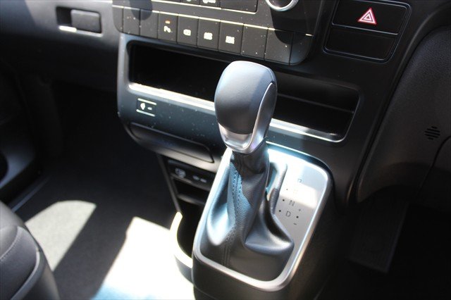 2025 Hyundai STARIA LOAD